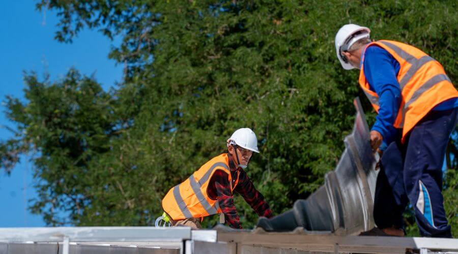 Expert Emergency Roof Repairs services in Victoria, IL